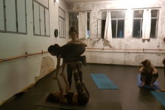 Acro Yoga Stunde